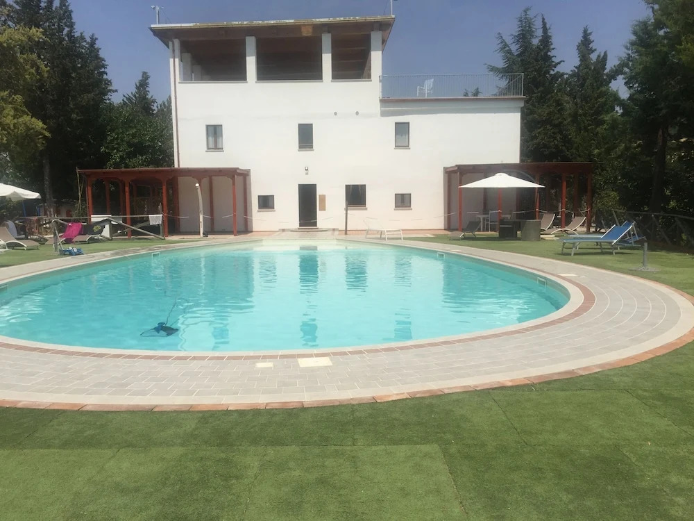 Colle Sul Lago