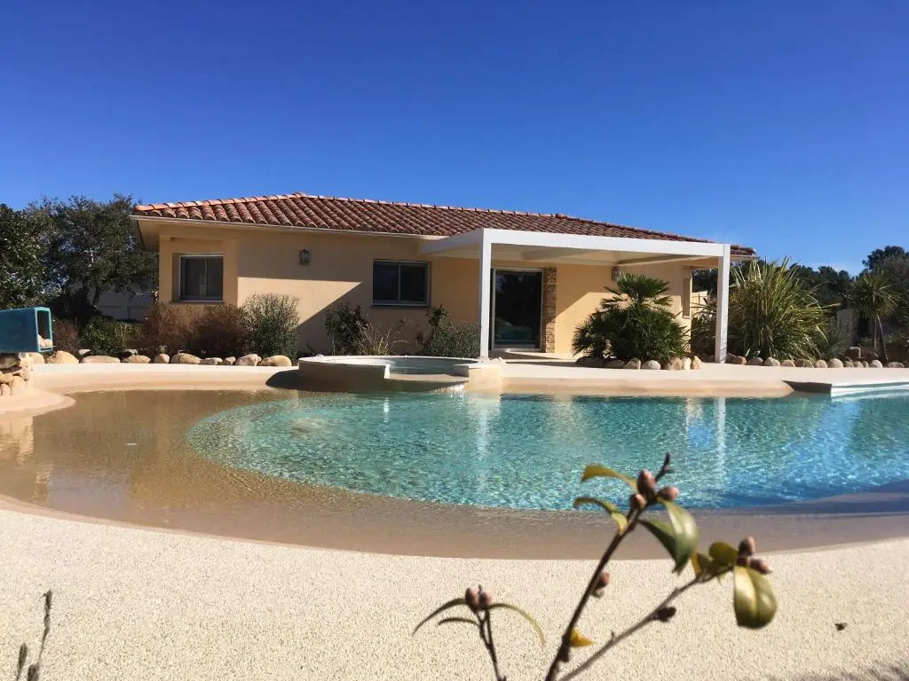 LHacienda Piscine chauffée à 28, spa, boulodrome et court de Tennis privés, 2 villas indépendantes