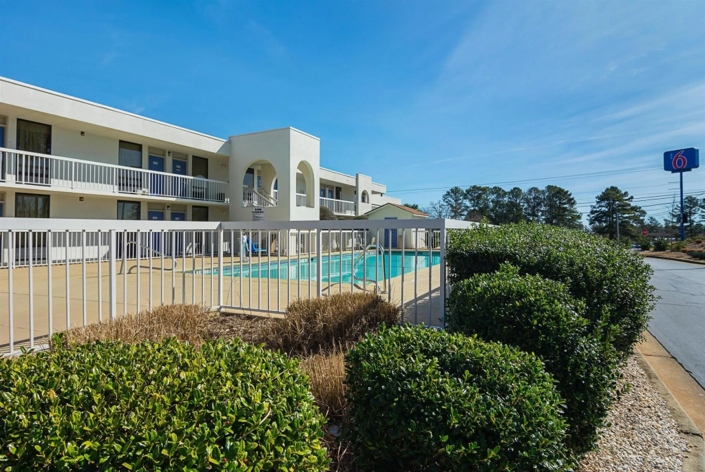 Motel 6-Newnan, GA
