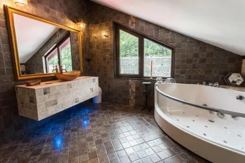 Pension Casa Wenge - Jacuzzi Room