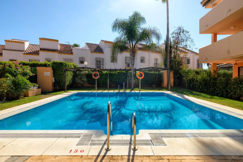 Playa Alicate, 2 Bedroom Beach Apartment