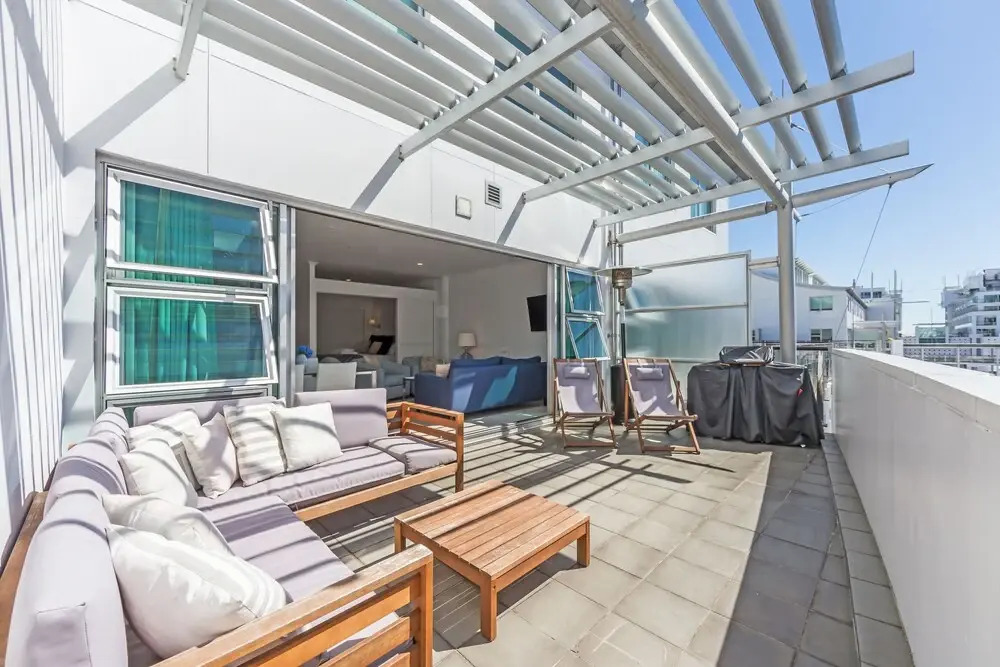 Elegant 2BR Princes Wharf Apartment