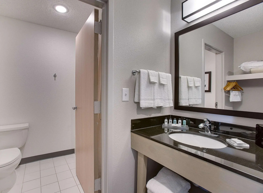 Country Inn & Suites by Radisson, Wichita East, KS