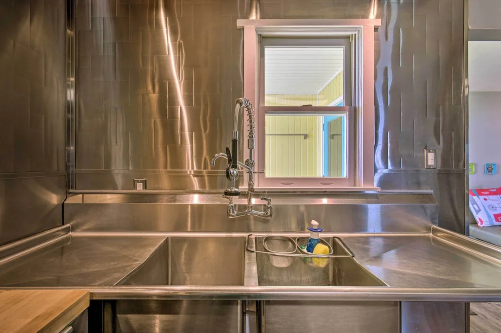 Riverfront New Bern House: Gourmet Kitchen & View!