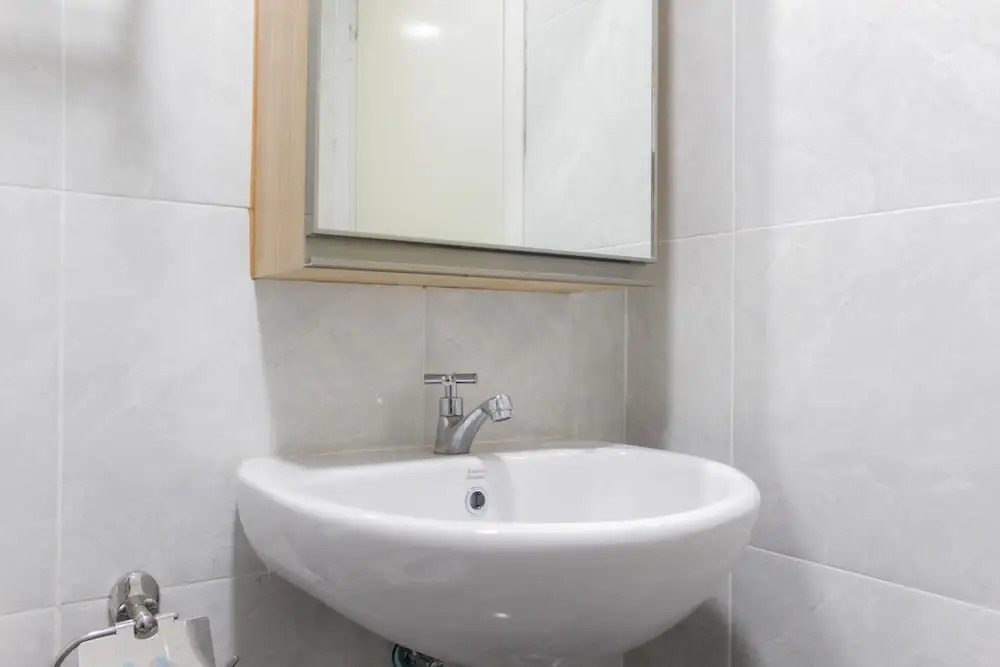 Warm and Comfortable 2BR Parkland Avenue Apartment By Travelio