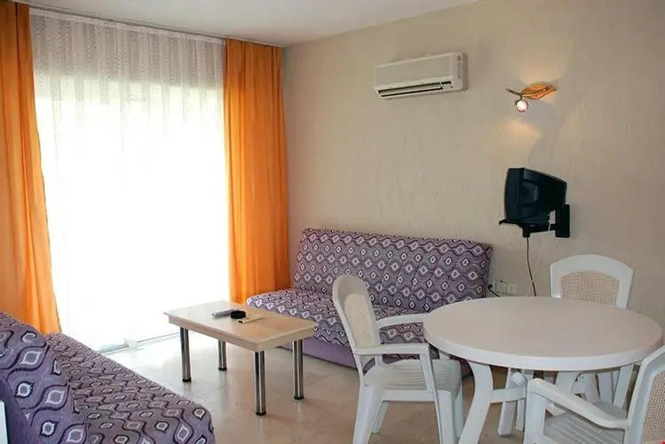 Holiday & Leisure Club