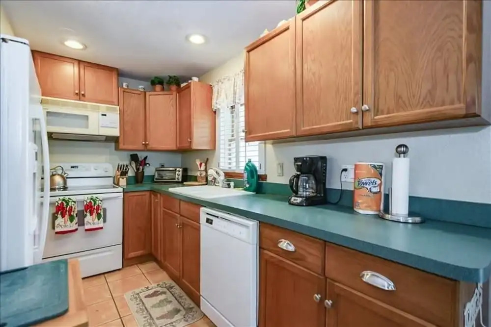 Anchor Inn - Unit 4 2 Bedroom Apts
