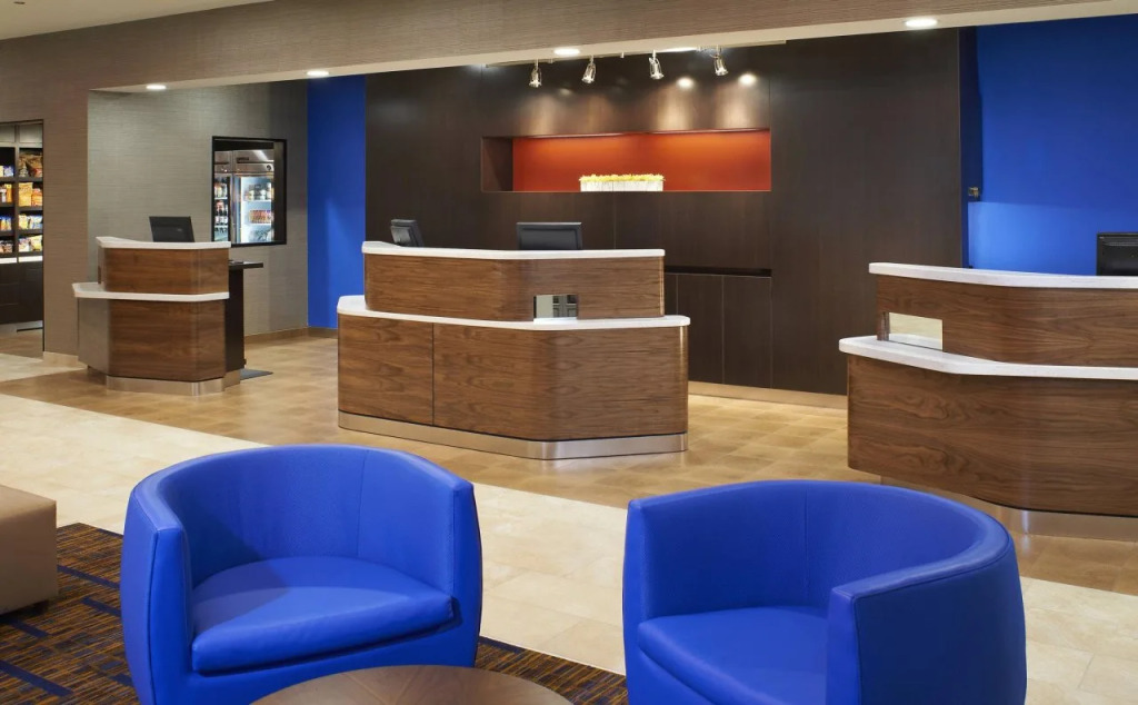 Courtyard by Marriott Chicago Downtown/River North