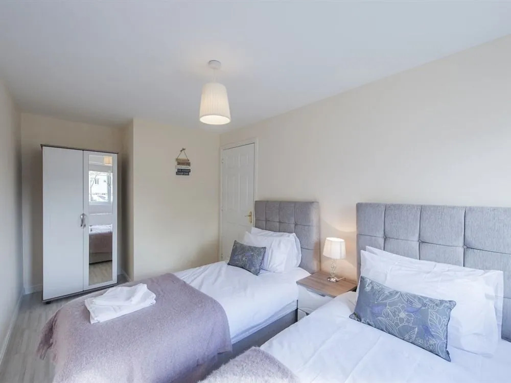 Duloch Apartments KW