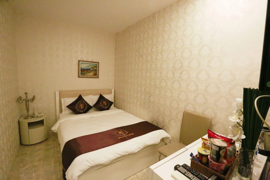 Brightness Hotel