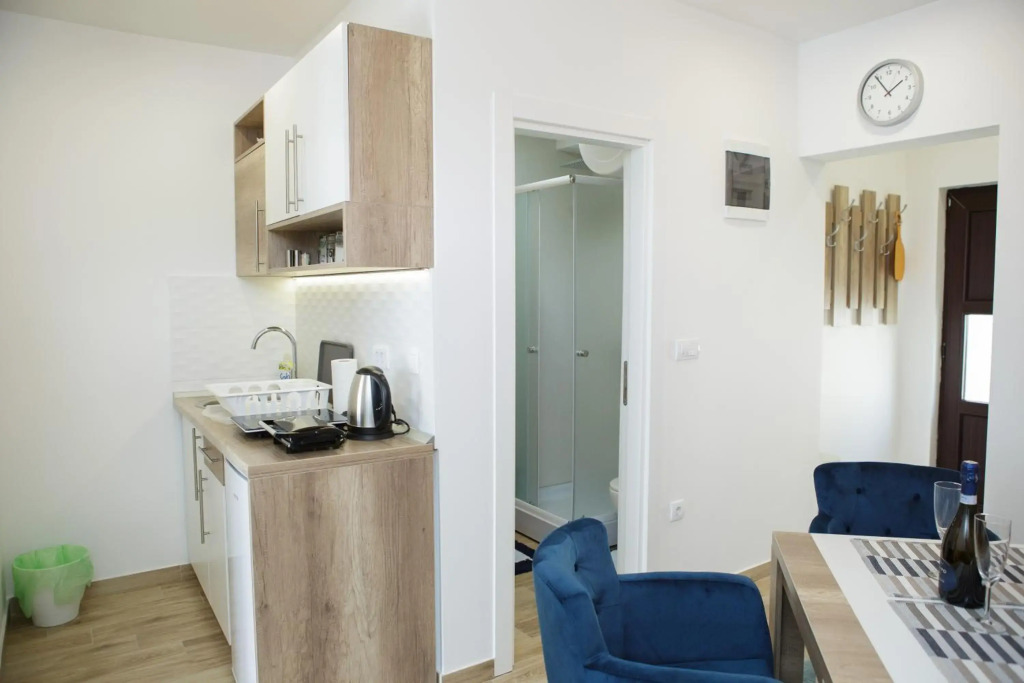 Dvori Sky View E13 Kopaonik - free private parking