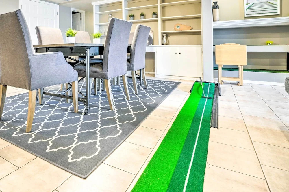 1 Mi to Old Town Scottsdale: Home w/ Putting Green