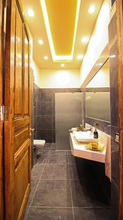 Maroon Residence