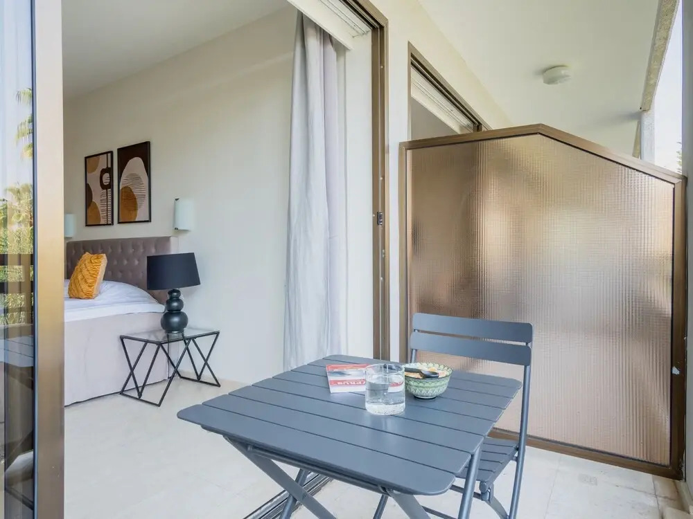 1 Bedroom Apartment With Balcony