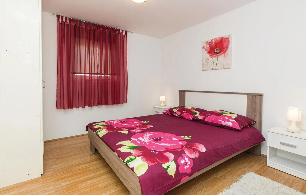 Two-Bedroom Holiday Home In Sukosan