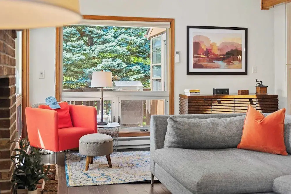Waterside Haven by Avantstay Lakefront, Hot Tub, Game Room, Fire Pit