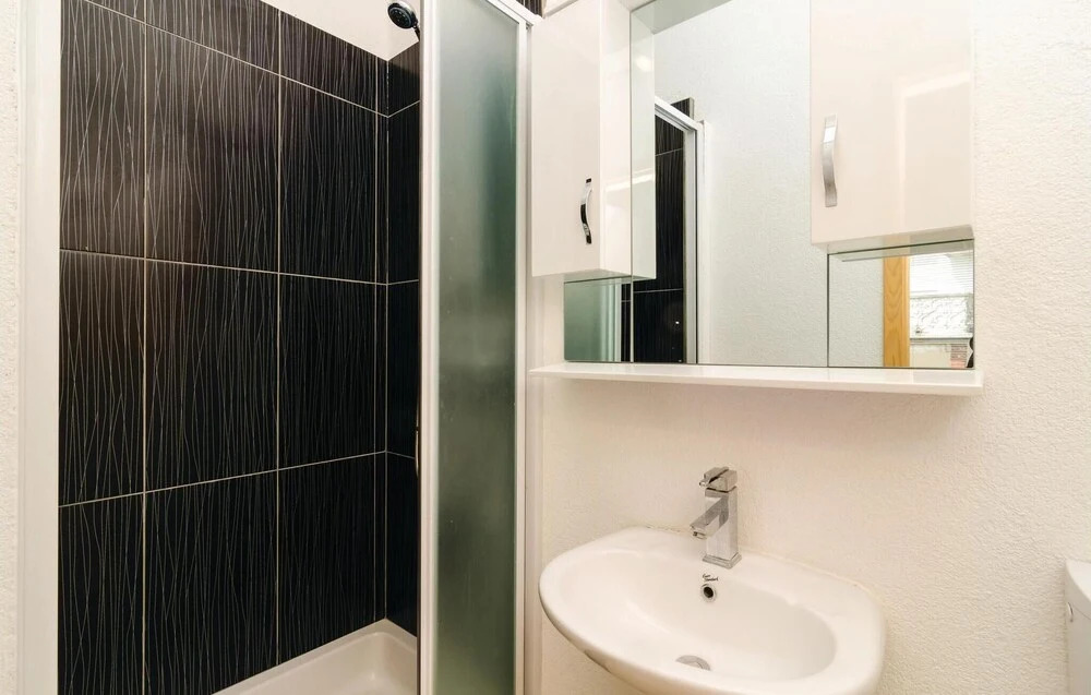 Nice Home in Klek With Wifi and 4 Bedrooms