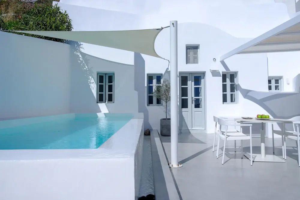 Lathouri Cave Villa