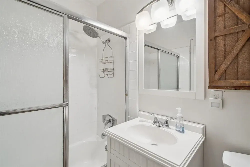Beautiful 1 Bed Beach Balcony Condo #207 1 Bedroom Condo by RedAwning