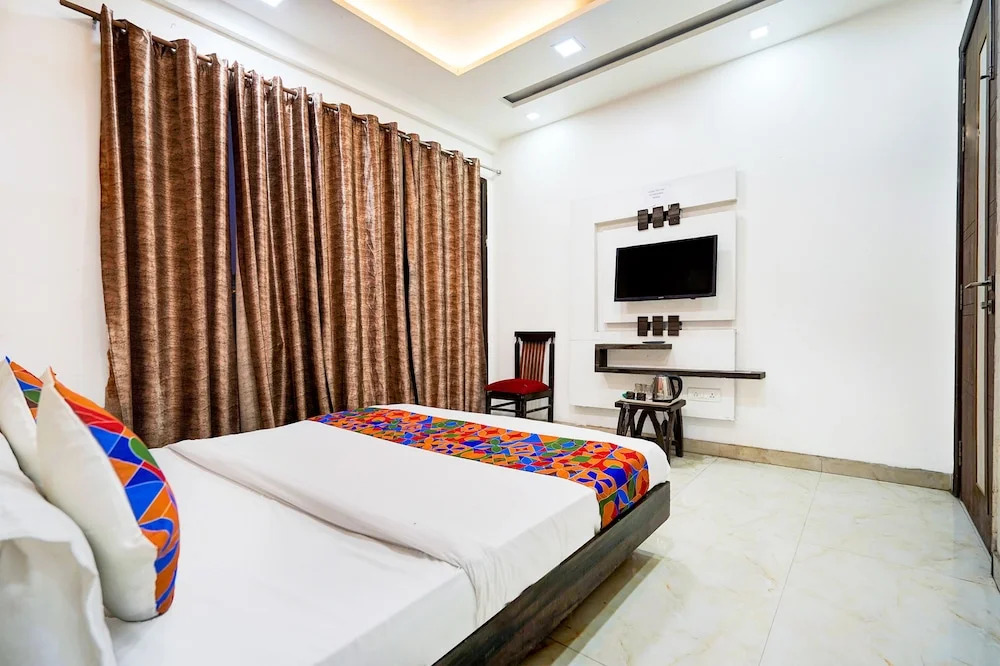 Fabhotel Season Grand