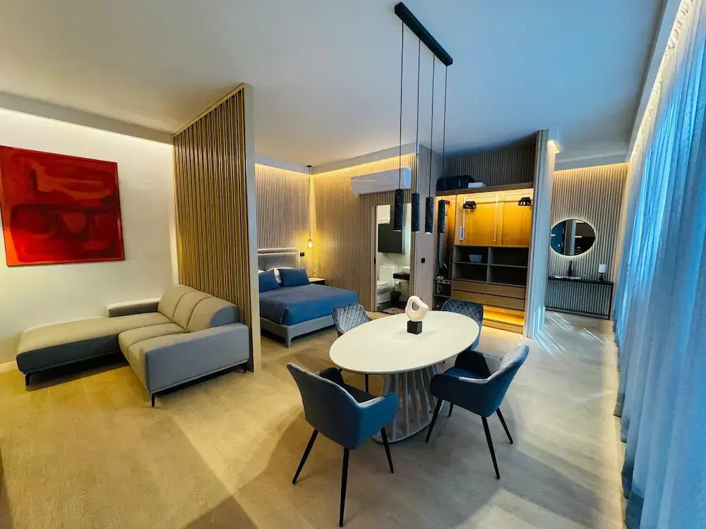 Loft 403