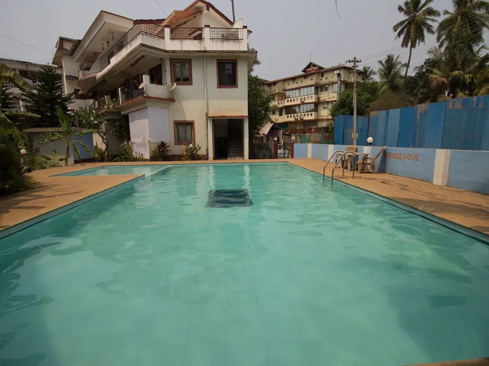 OYO 12423 Home Pool View 1BHK Candolim