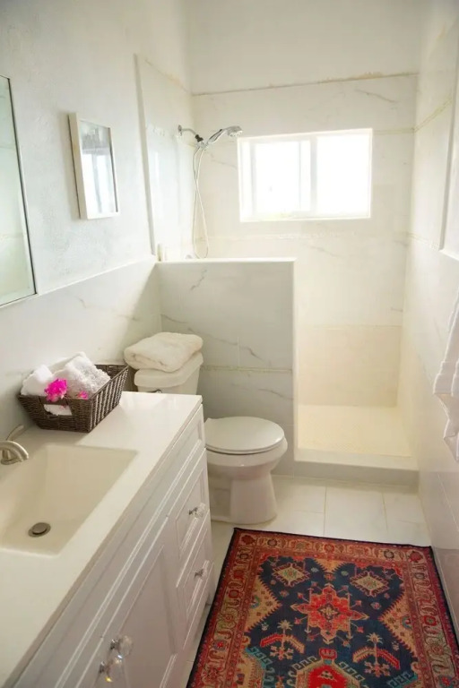 Blue Love Point 3BR home