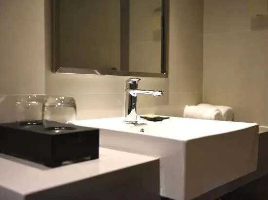 Homeinn Selected Hotel (Lishui High-Speed Railway Station Wanda Plaza)