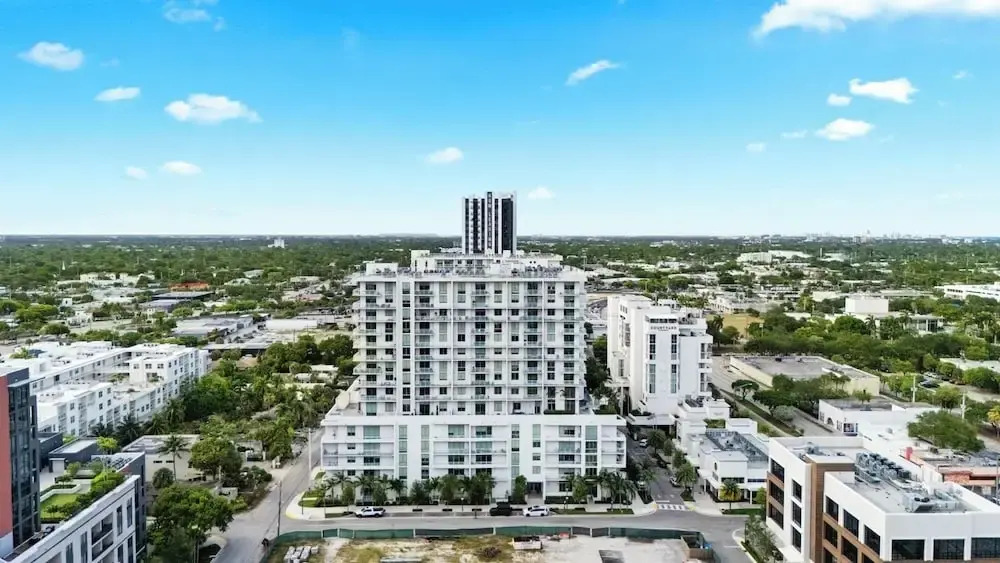 Chic 2BR Downtown Fort Lauderdale Apt w/ Pool