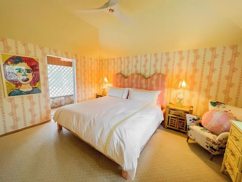 Villa Oasis: Newly Remodeled Luxury Villa With Pool & Private Garden
