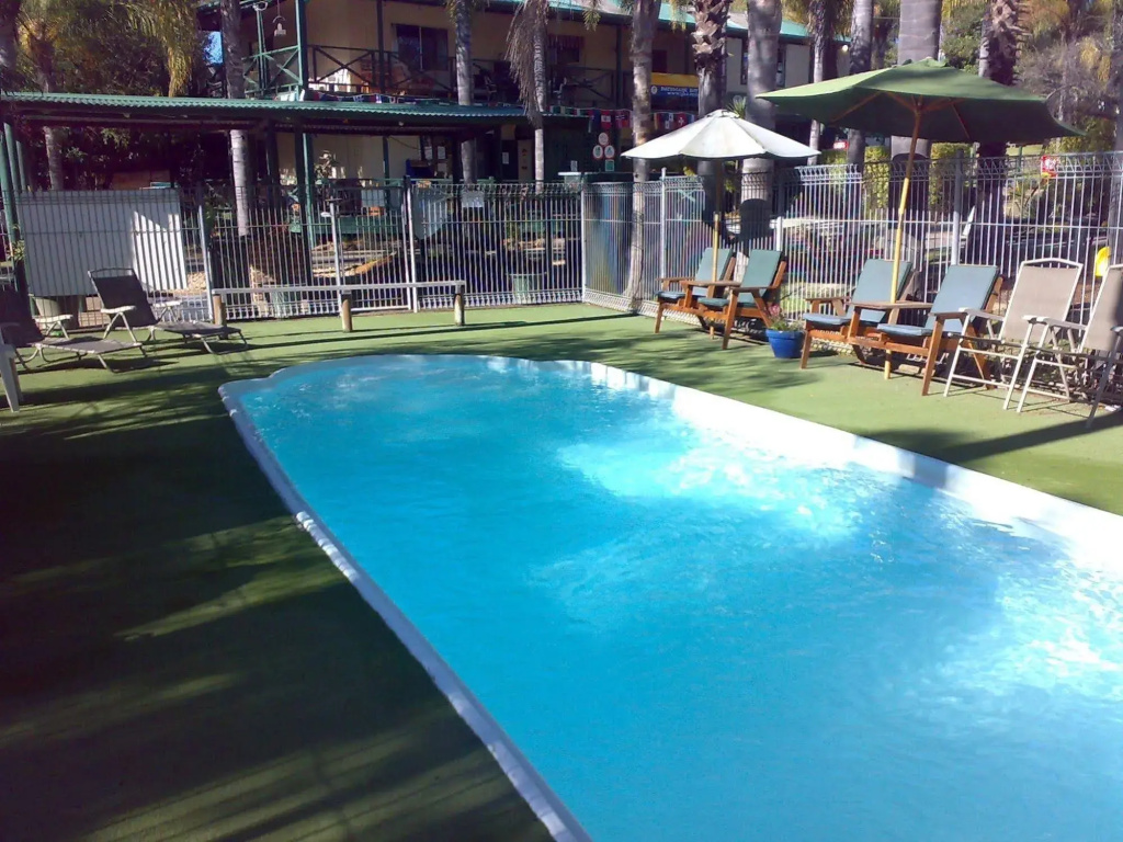 Batemans Bay Holiday Park & Hostel