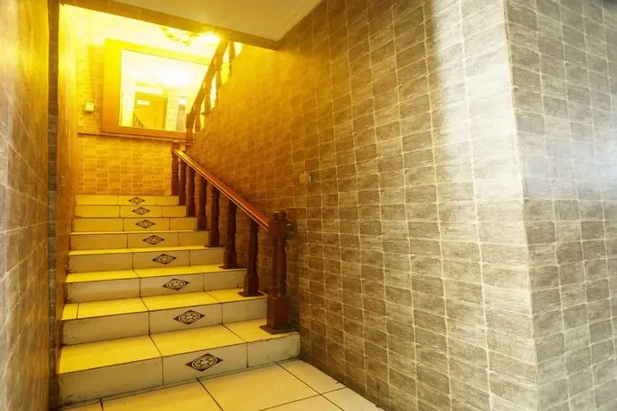 OYO 93132 Modom Homestay