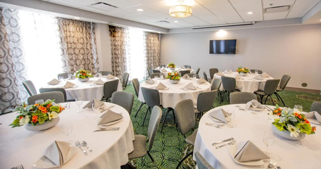 Holiday Inn Knoxville N - Merchant Drive by IHG