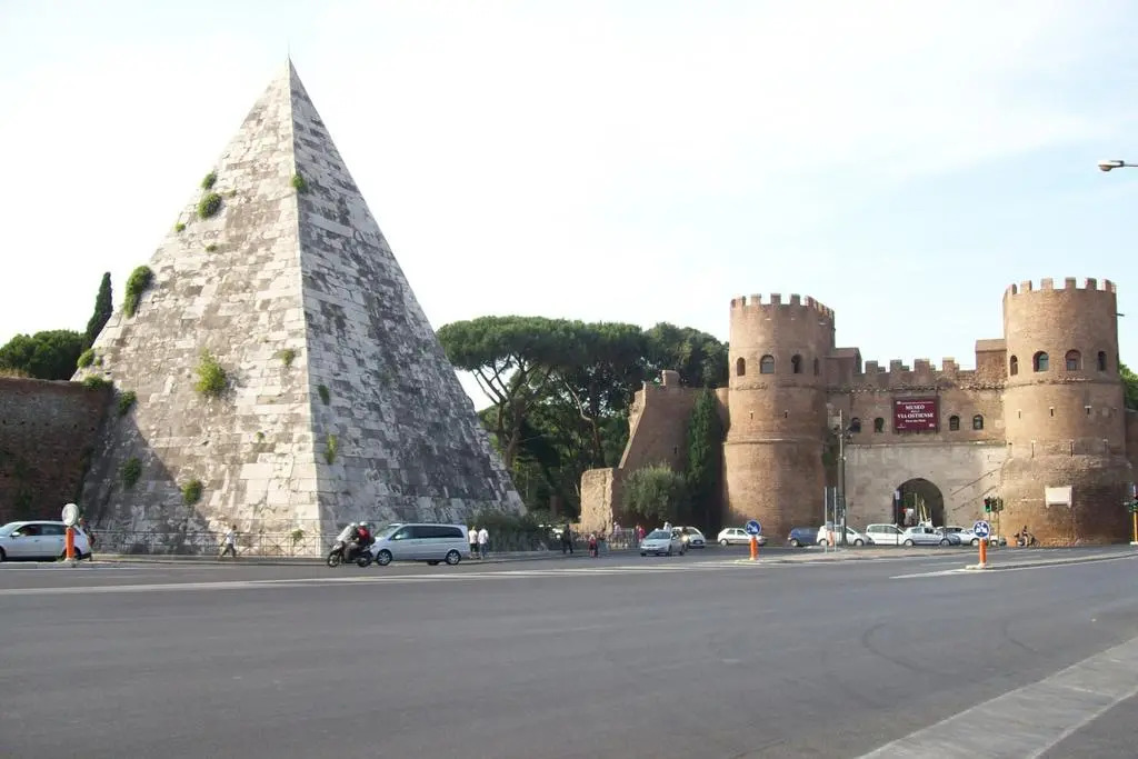 Roma Holiday And Jubilee House