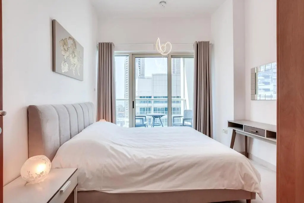 Stylish 2BD with great view in Marina View Tower