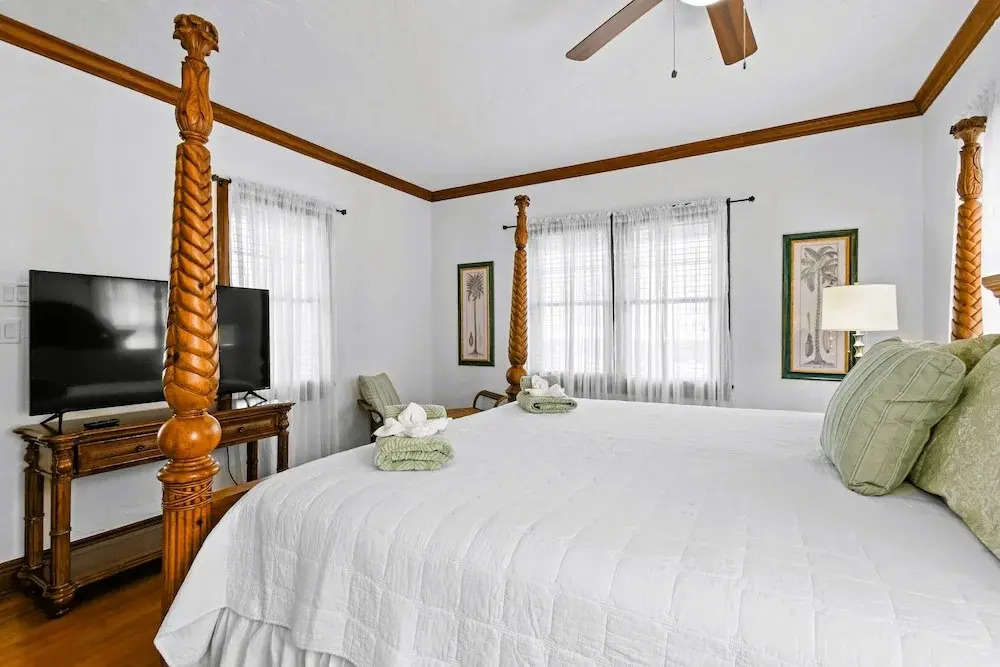 1926 Mediterranean Home With Heated Pool Sleeps 12