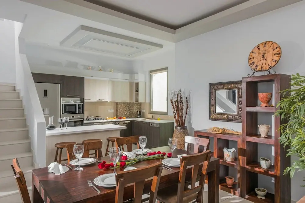 Aphrodite beachfront villa - on the Waves