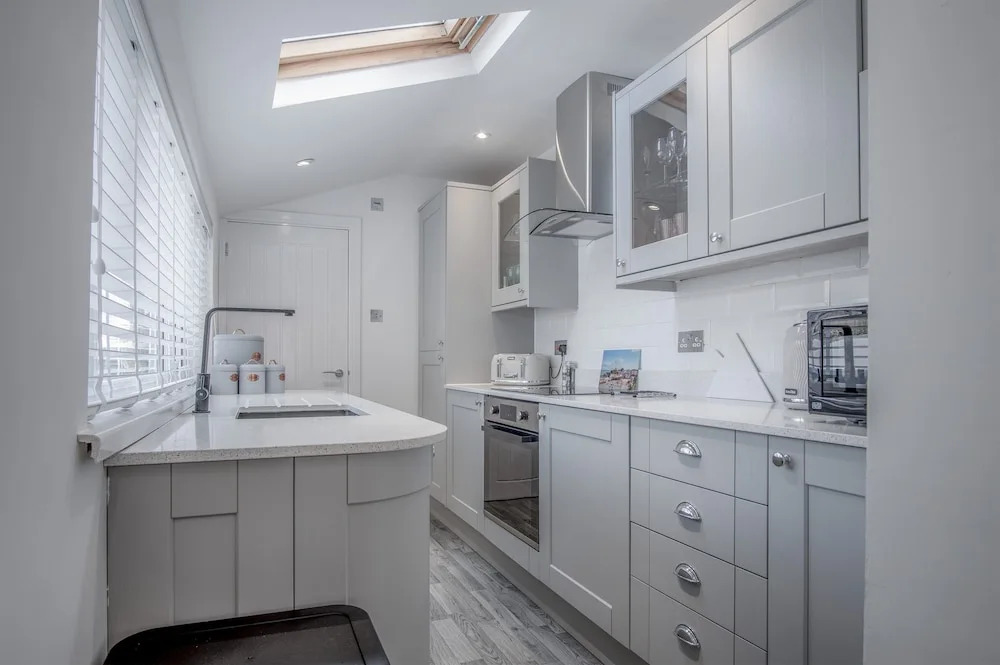 Hawtree Cottage - 2 Bedroom Cottage - Tenby