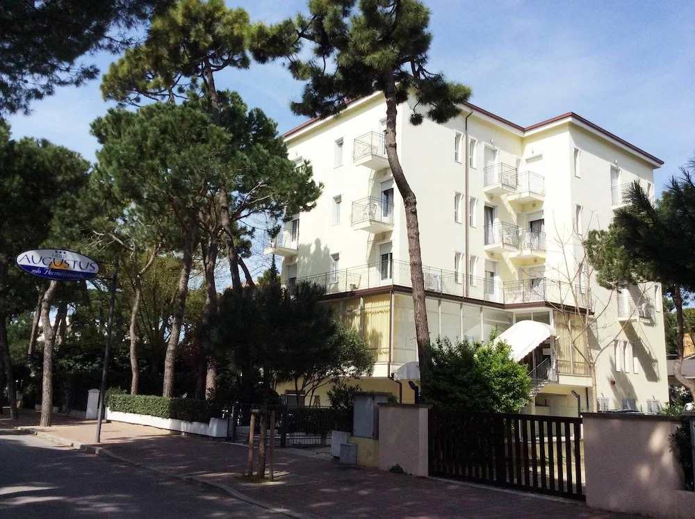 Hotel Augustus