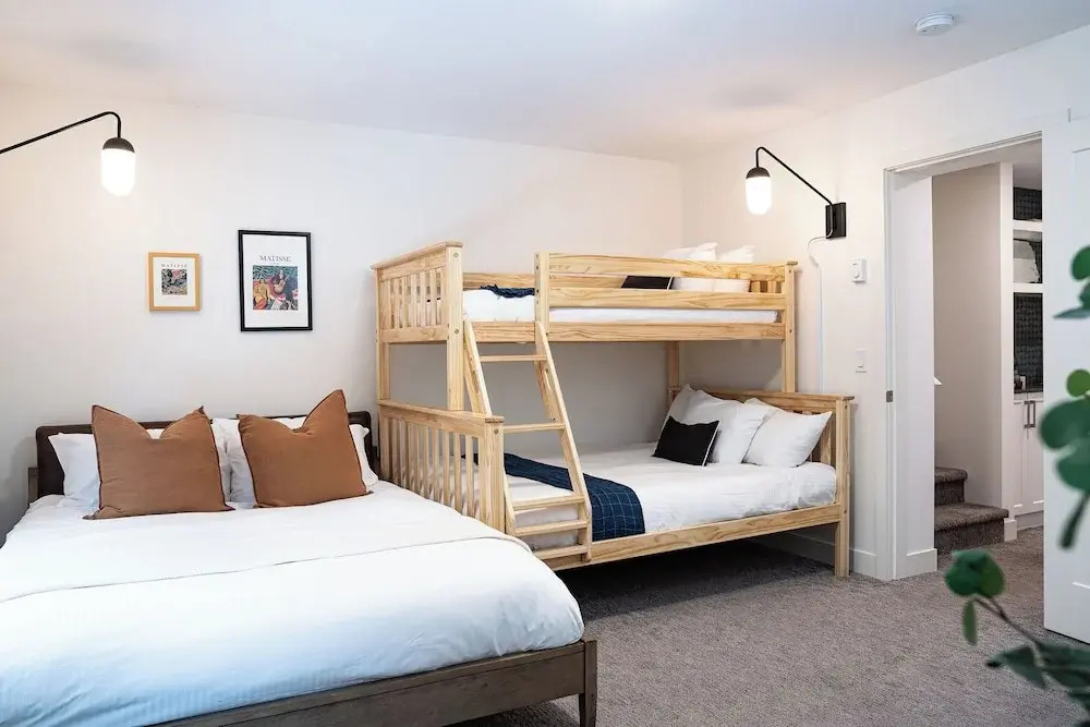 Revelation Retreat by Revelstoke Vacations