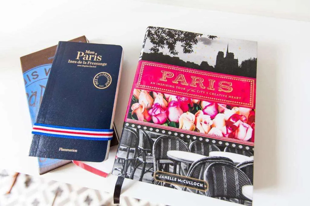 MONTMARTRE ROMANTIC, Bed & Breakfast - Paris
