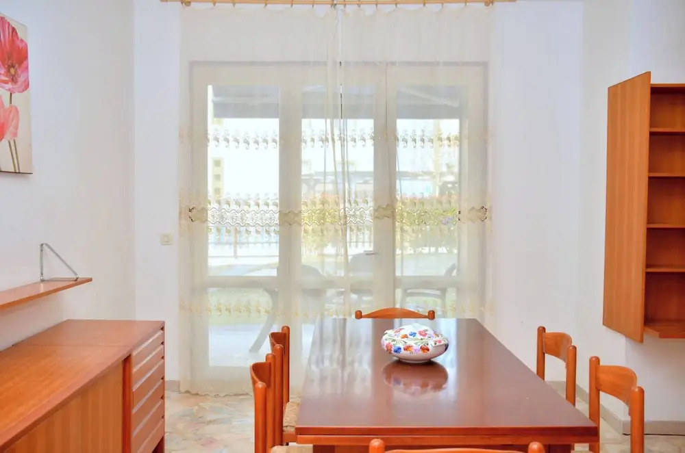 Semi-detached villa with large private garden