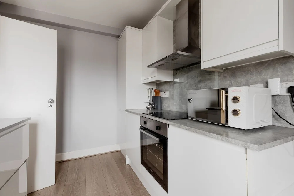 Apts in the Heart of High st Kensington