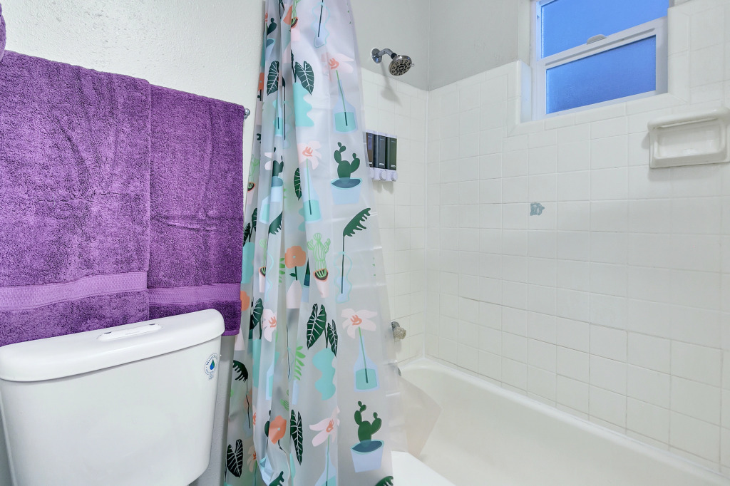 Pearl Location ✔Fast Wifi + Free Parking  ✔Modern Living