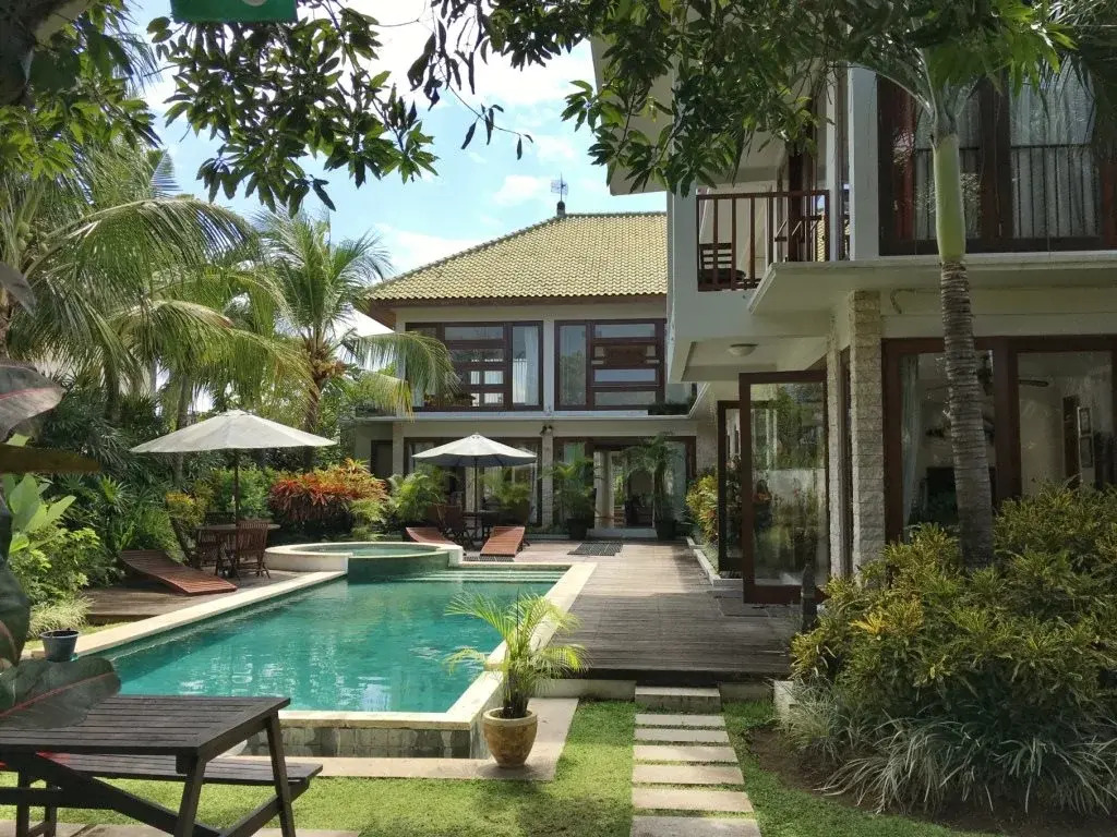 Coconuts Residence