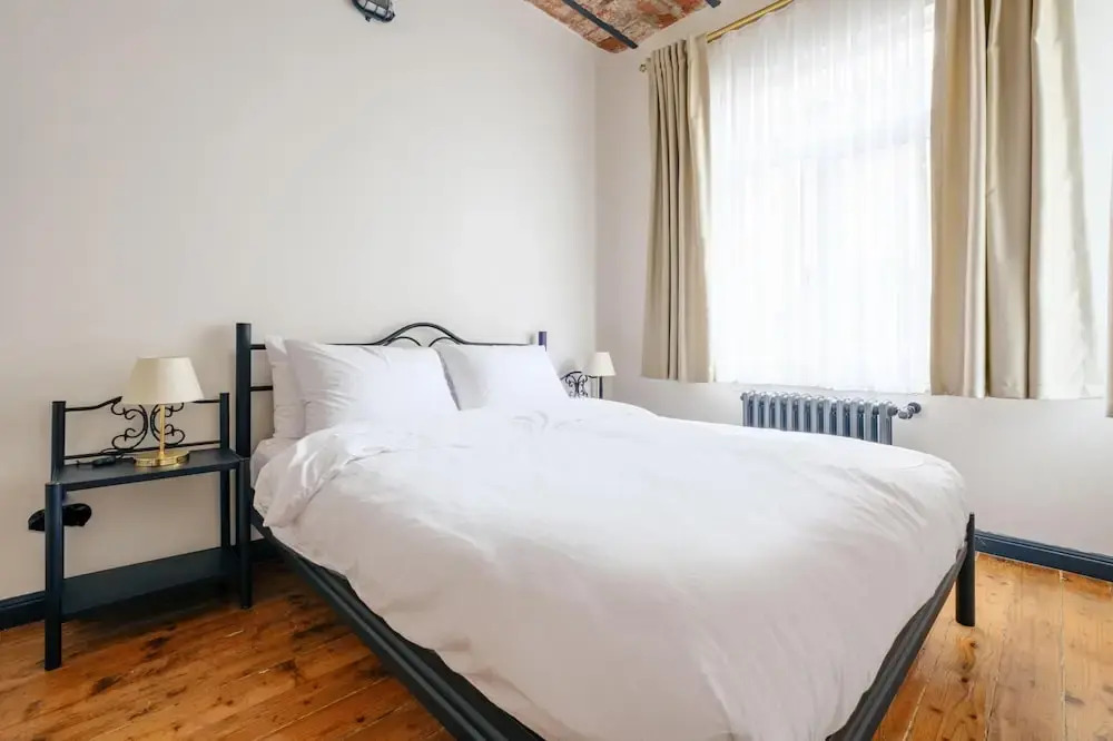 Flat With Balcony 8 min to Istiklal Avenue