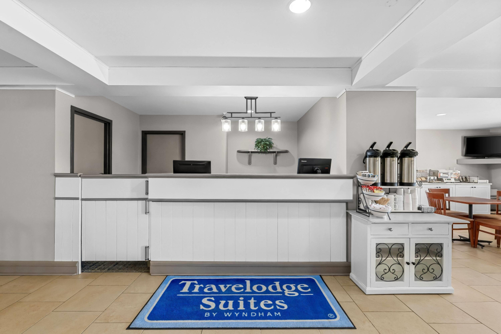 Travelodge Suites by Wyndham Regina - Eastgate Bay