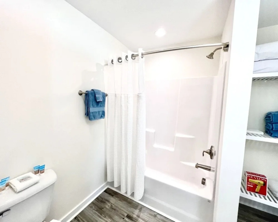 Saltwater Suites
