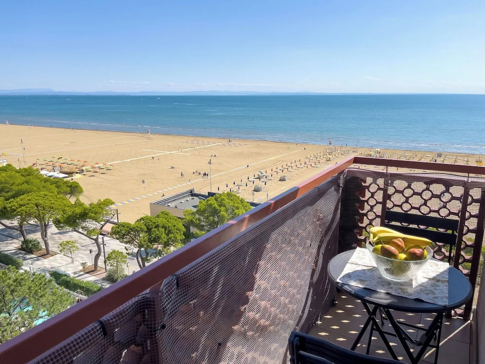 Seafront Apartment on the Promenade