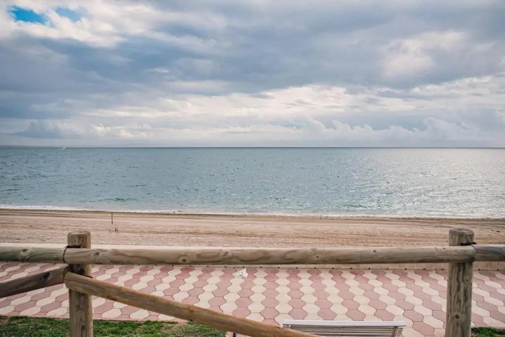 Amplio apartamento a 50m de la playa/Wide and cozy apartment 50m from the beach perfect for families